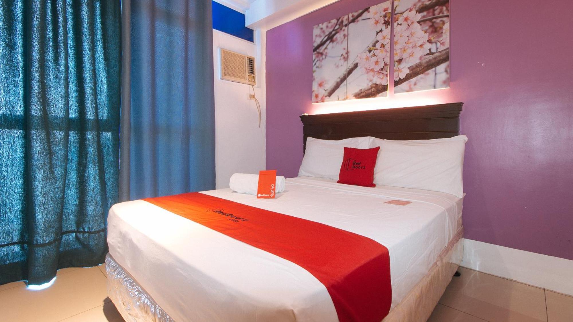 Reddoorz @ Melbourne Suites Makati ماكاتي المظهر الخارجي الصورة