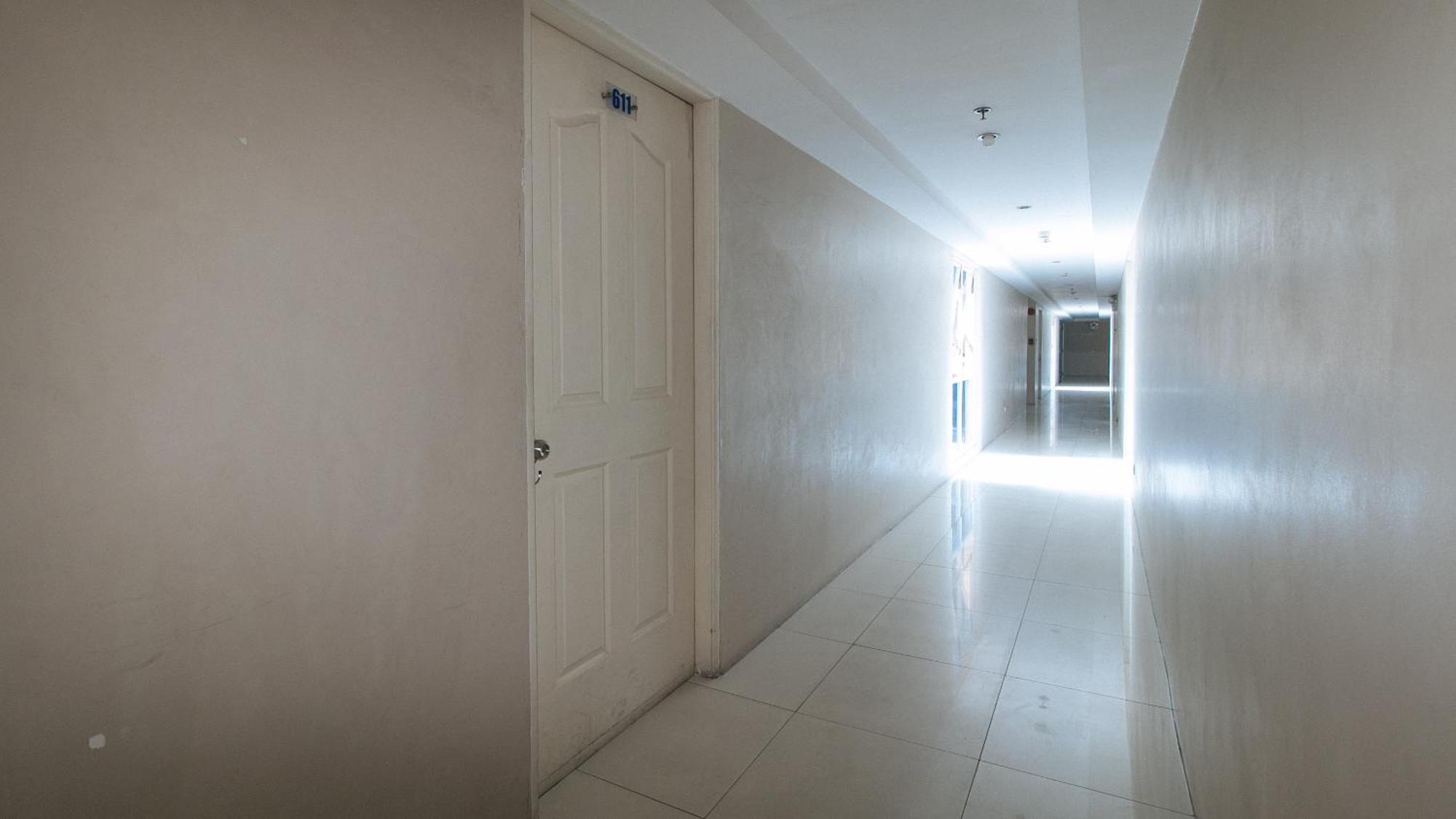 Reddoorz @ Melbourne Suites Makati ماكاتي المظهر الخارجي الصورة