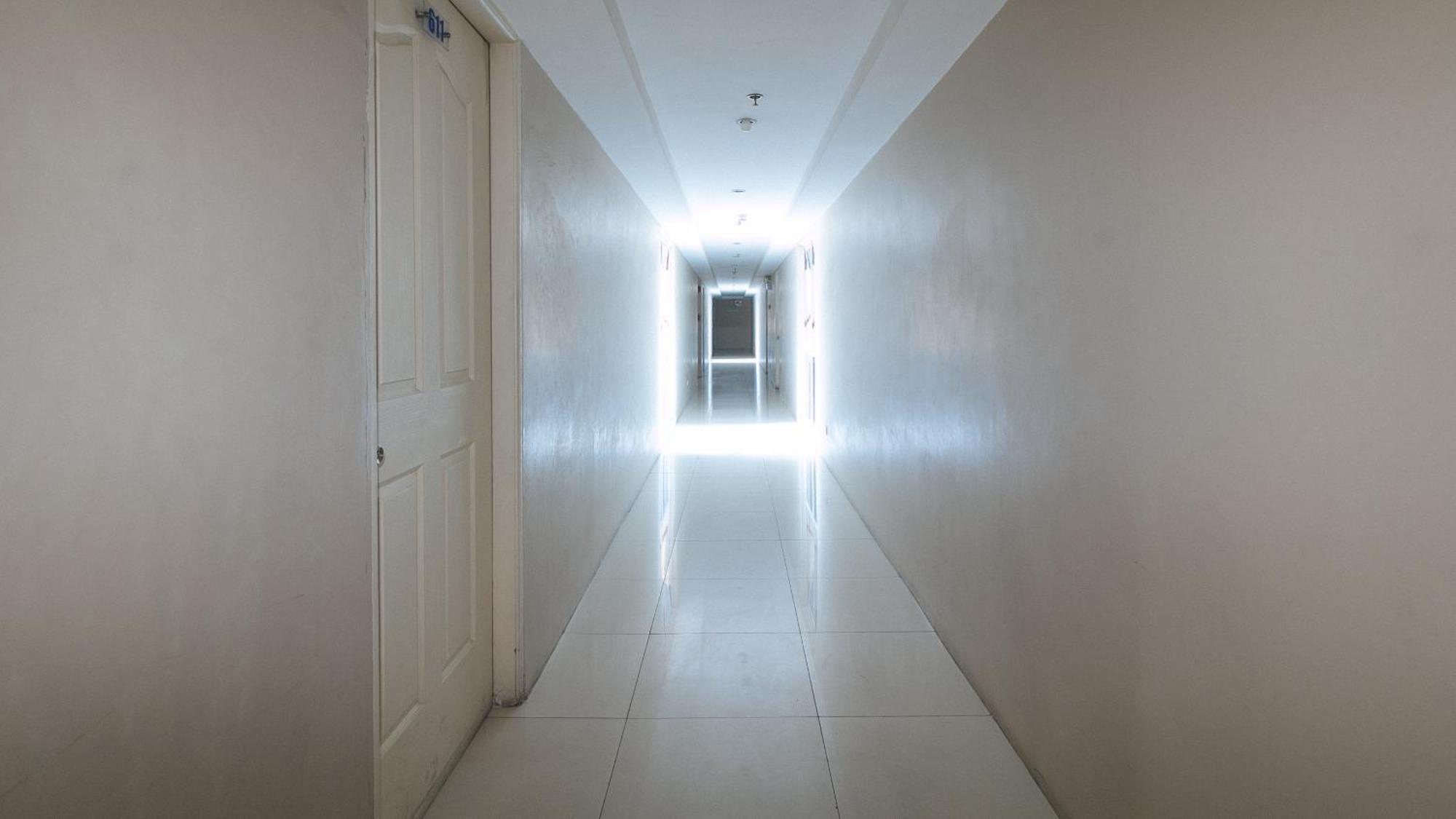 Reddoorz @ Melbourne Suites Makati ماكاتي المظهر الخارجي الصورة