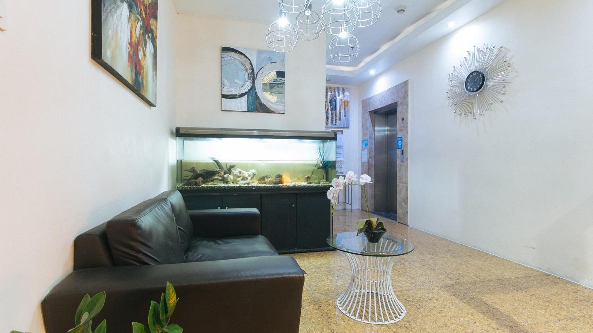 Reddoorz @ Melbourne Suites Makati ماكاتي المظهر الخارجي الصورة